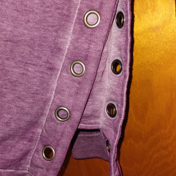 Sweatshirt - Picture 2 of 4